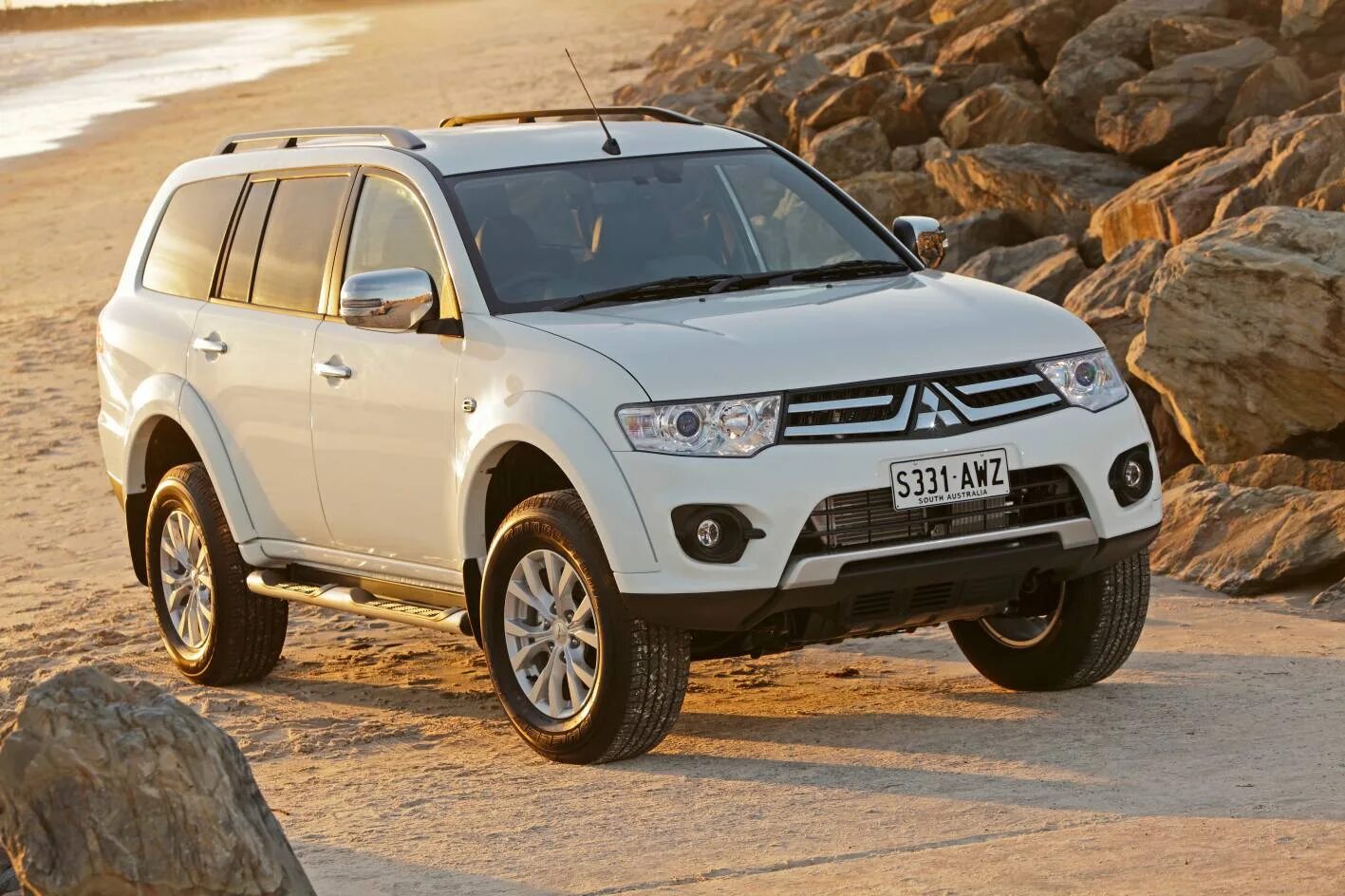 Джип Мицубиси Аутлендер. Митсубиси джип 2014. Mitsubishi Pajero djip. Митсубиси джип 2016.