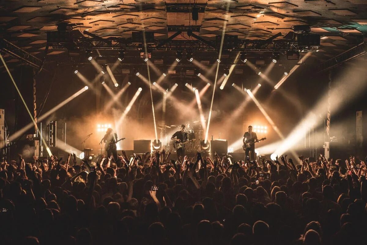 Glasgow Barrowlands. Twin Atlantic. Adias Barrowland. Texas & the bbc SSO: Live at the Barrowland Ballroom. Bands only