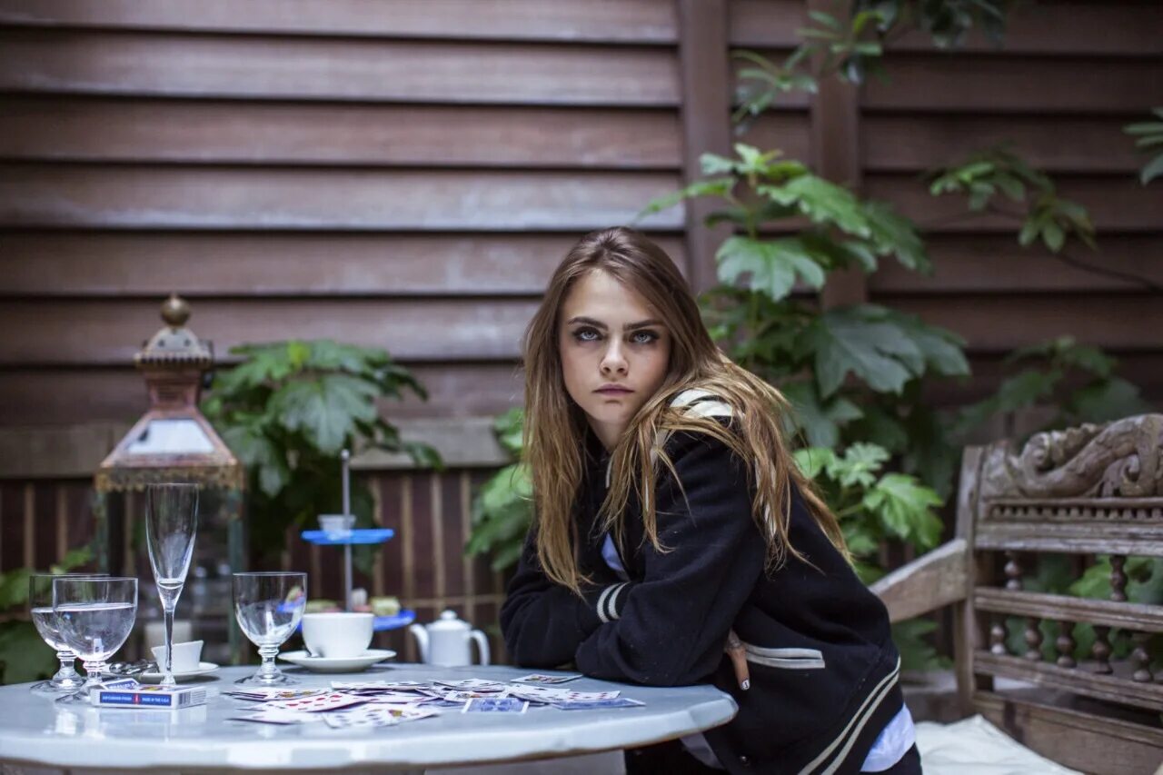 Cara Delevingne New. Брат кары Делевинь. Cara 18