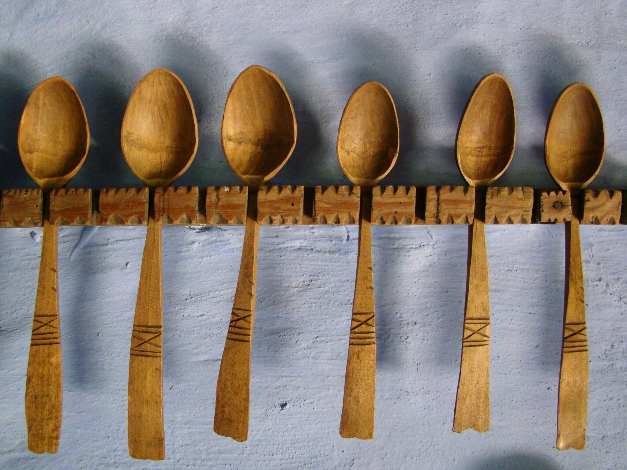 Wooden spoon. Старинные деревянные ложки. Древние деревянные ложки. Ложки из дерева. Древнерусская ложка.