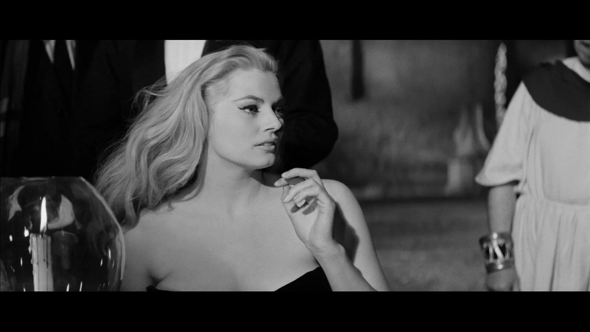 сладкая жизнь феллини. постер на стену la dolce vita. La dolce vita картина. La dolce vita постер. постер фильма «сладкая жизнь» 1959.