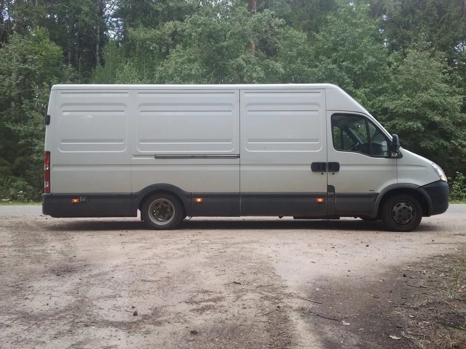 Iveco Daily 35 10. Ивеко Дейли 30 кубов. Iveco Daily 35-8. Iveco Daily 65c15v. Ивеко дейли цельнометаллический