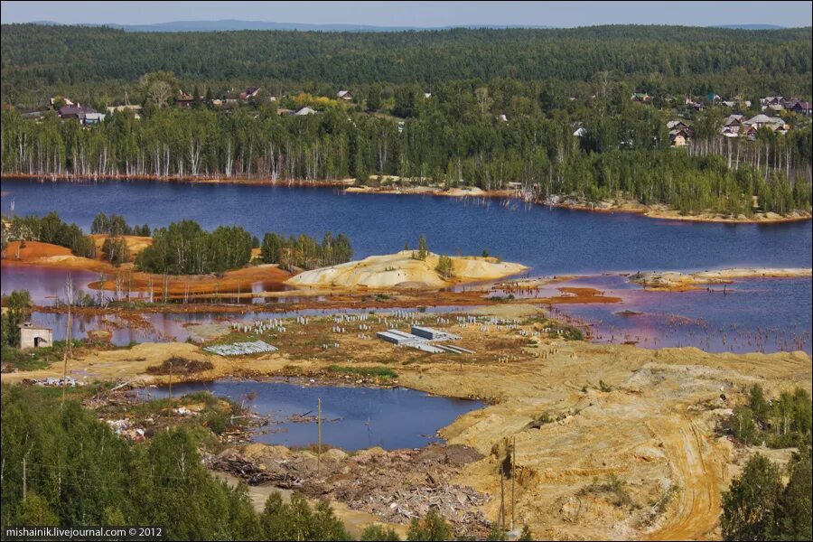 Дегтярск свердловская область купить. Медное озеро Дегтярск. Шламовое озеро Дегтярск. Известковый карьер Дегтярск. Медное озеро Дегтярск карьер.