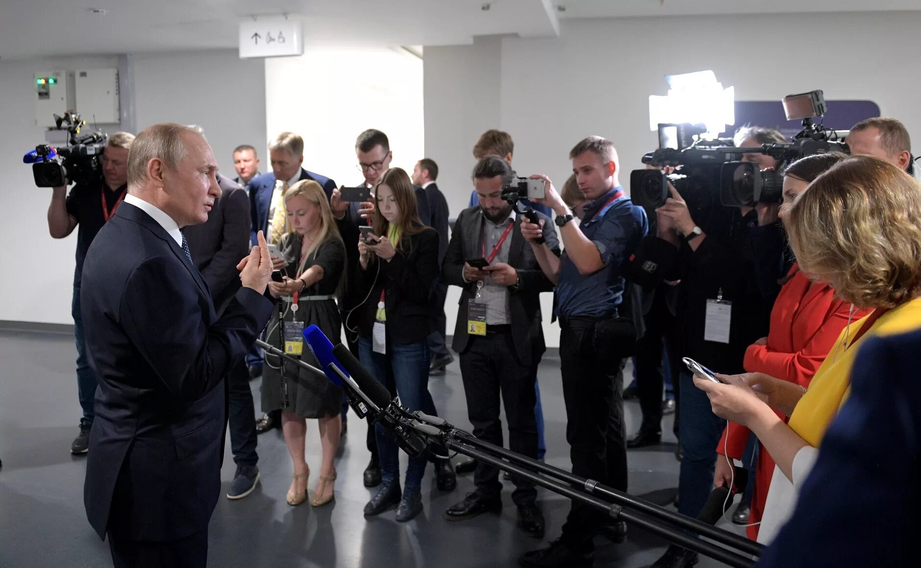 кремлёвский пул фото. кремлёвский пул журналистов. симоньян кремлевский пул. кремлёвский пул. кремлевское пуло.