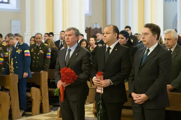 Сечин и Золотов. Сечин и Бортников. Сечин с букетом.