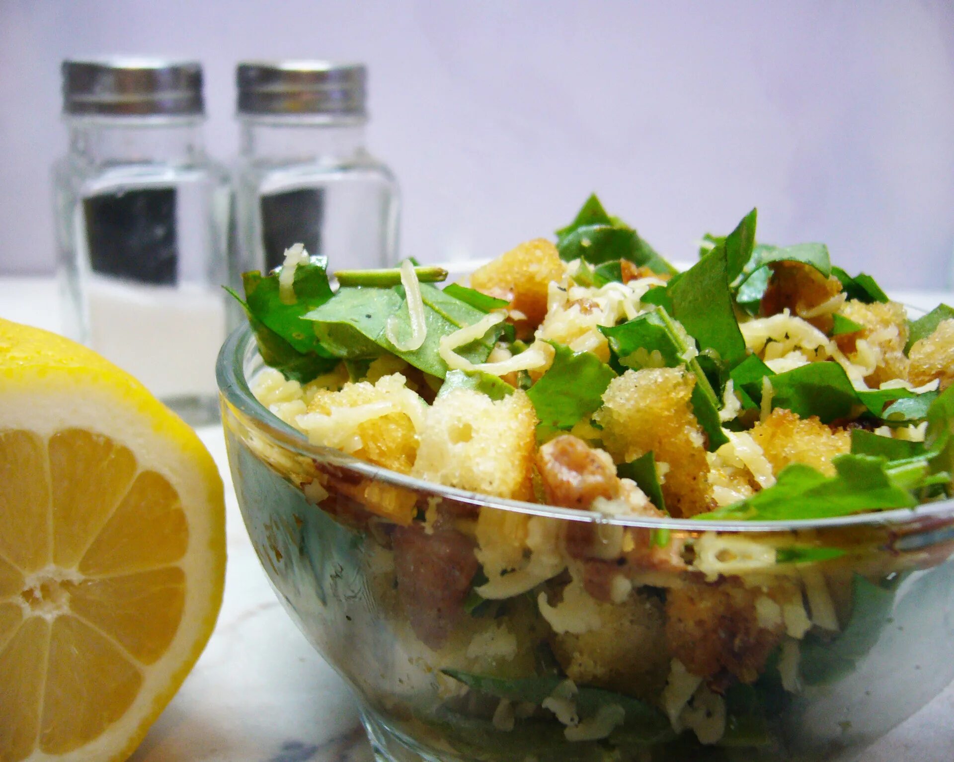 Салат из щавеля свежего рецепты. Щавелевый салат. Салат с щавелем и яйцом. Индигирка салат.