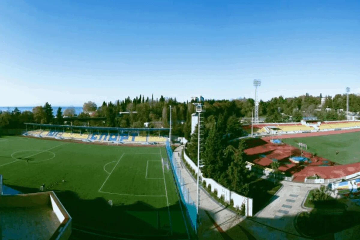 Фгбу юг спорт. Футбольное поле, Сочи, улица Бзугу. Имеретинский отель Сочи футбольные поля. Сочи Ленина 95 стадион. Футбольное поле Адлер Сочи улица Ленина.
