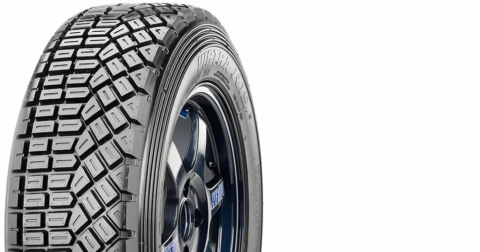 Maxxis производитель страна. Maxxis Victra. Victra r19l. Maxxis Rally Tyres. Maxxis vs5 Victra SUV.