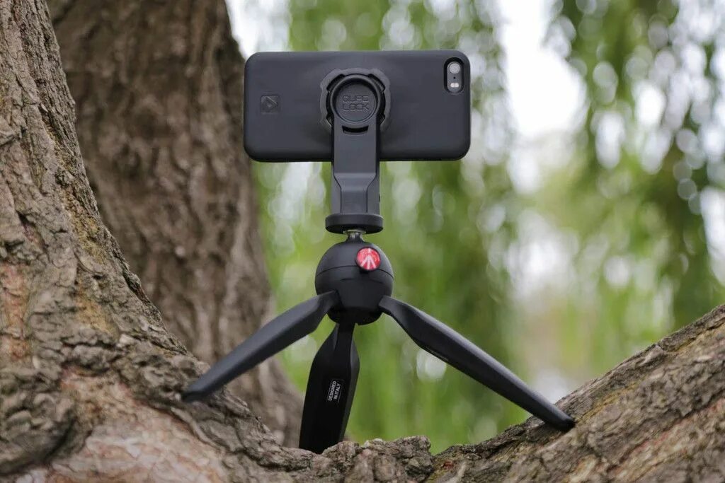 Круча камера. Вкс камера на треноге. wifi camera на штативе. 3 камеры айфон штатив. крепление штатива к рюкзаку.