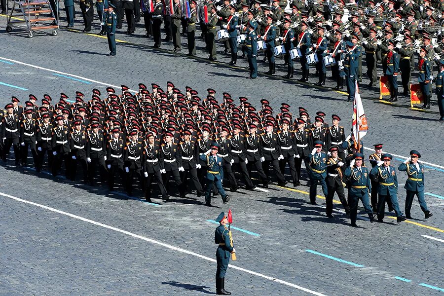 Цель парадов. Парад Победы Тверские суворовцы. Парад суворовцев на красной площади. Парадный марш. Парад 9 мая марш.