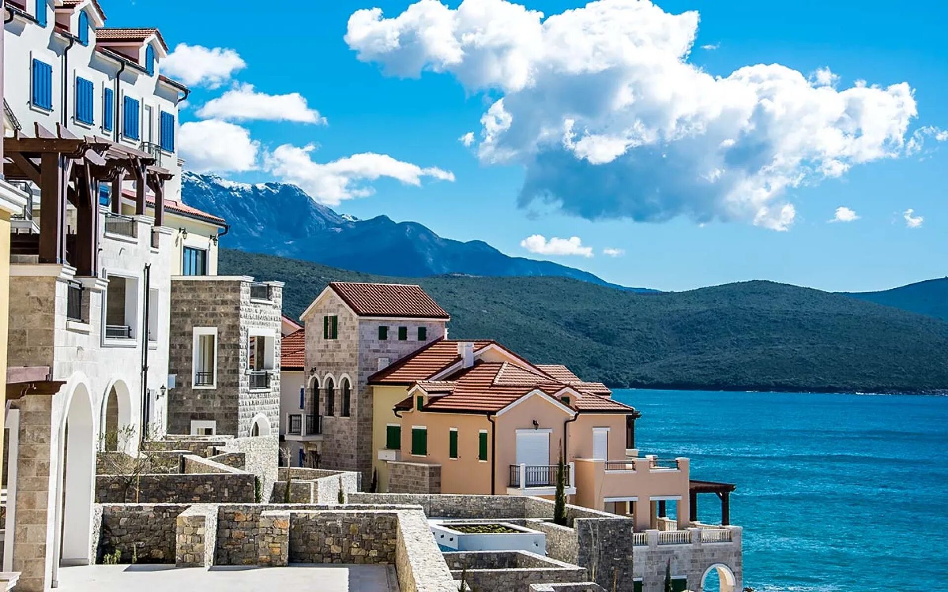 Lustica bay. Lustica bay. Тиват луштица. Полуостров луштица черногория. Lustica bay.