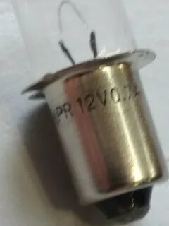 На цоколе лампочки карманного фонаря написано 0.28