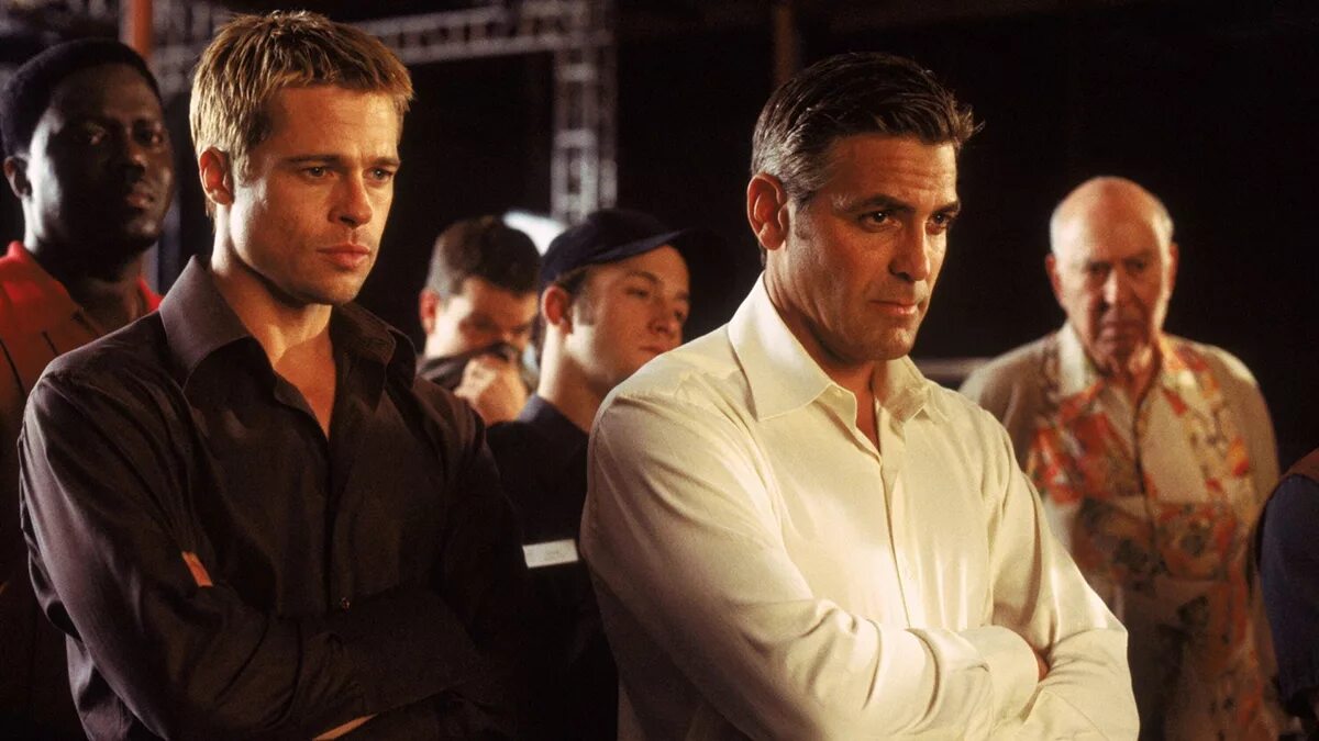 14 друзей. Одиннадцать друзей Оушена (2001). Брэд Питт 11 друзей Оушена. 11 Друзей Оушена, Дэнни оушен (Джордж Клуни). Джордж Клуни 11 друзей Оушена кадры.