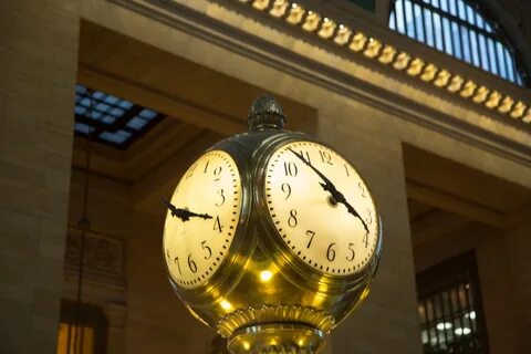 Center clock