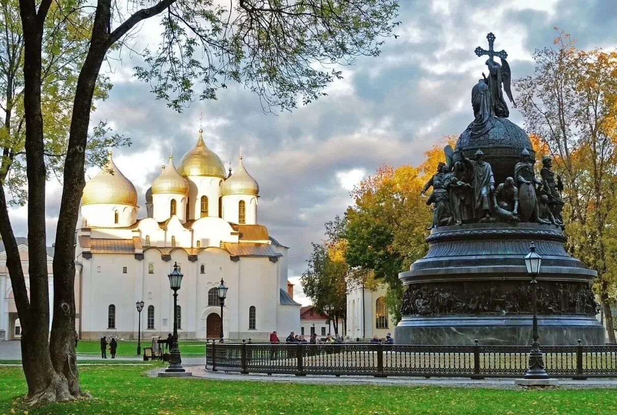 Памятники культуры россии фото. Великий Новгород достопримечательнос. Памятник тысячелетие России Великий Новгород. Памятник тысячелетию России. М.Микешин, и. шредер.