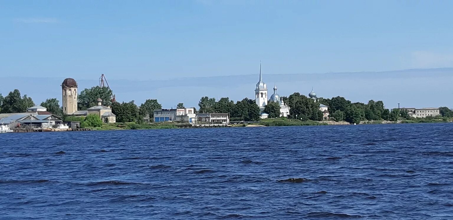 Николо-медведский монастырь в новой ладоге. Новая ладога волхов. Николо-медведский монастырь в новой ладоге. Ладожское озеро новая ладога. Город новая ладога.