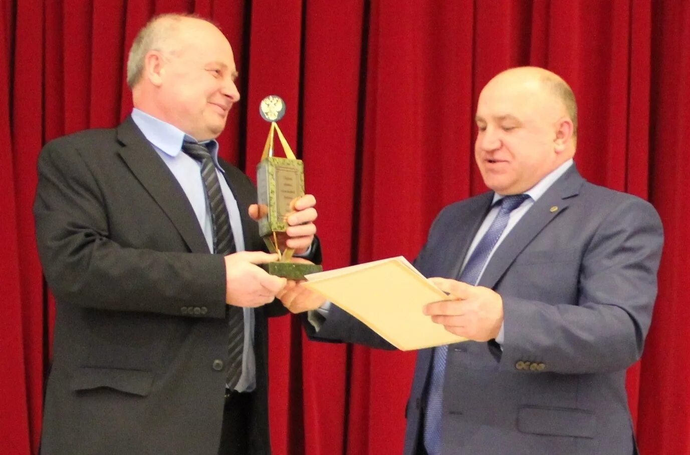 верх-исетский районный. суд верх-исетского района г екатеринбурга. малышева 2 б екатеринбург суд верх исетский. 1 верх исетский судебный участок екатеринбург. верх исетский суд кирова екатеринбург.