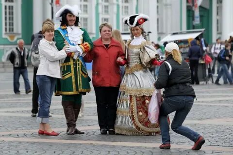 Иностранцы в санкт петербург