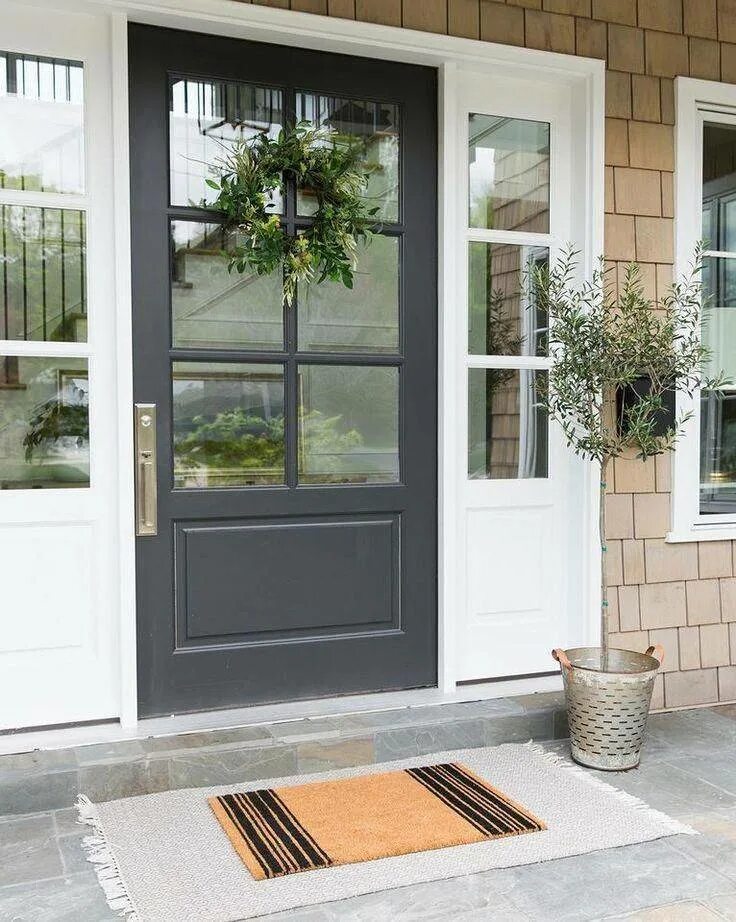 Входная утепленная пластиковая дверь. Пластиковые двери входные. Входные двери пвх veka. Красивые входные пластиковые двери. Деревянная уличная дверь.