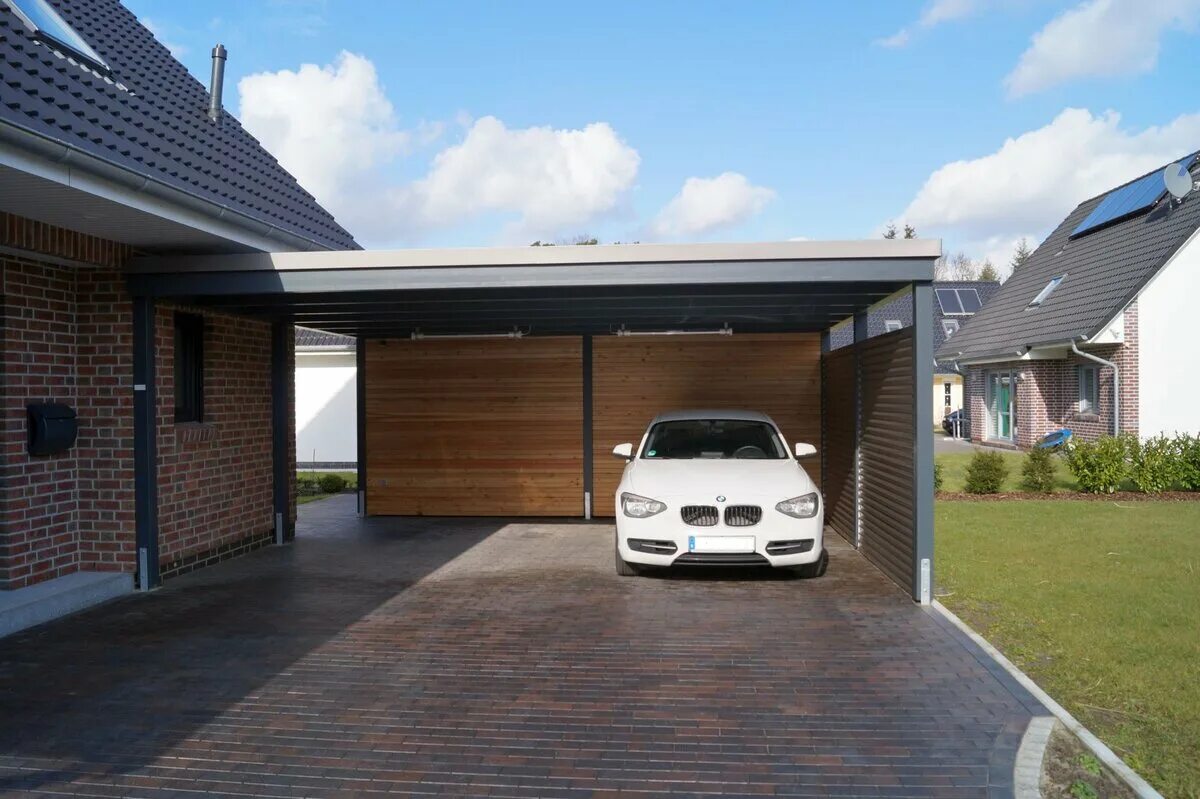 Гараж с навесом. Гараж в частном доме. Навесы carport. Красивый навес для машины. Место перед гаражом.