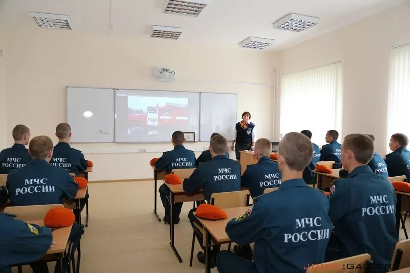 Курсанты мчс россии академия. Учебная база мчс седельниково. Учебные заведения мчс рф. Учебные заведения мчс россии. Образование мчс.