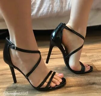 Foot heels girls