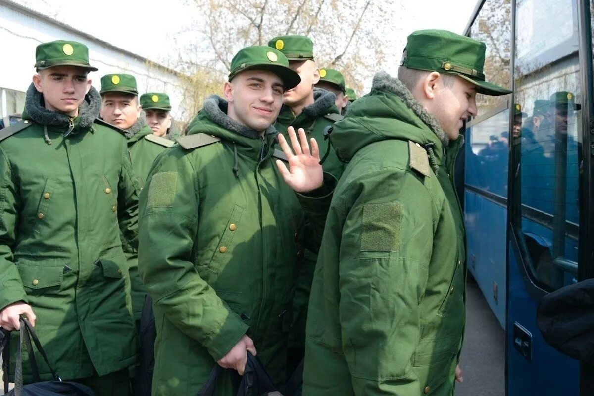 Призывной отзыв. Весенний призыв. Осенний призыв на военную службу. Призывники России. Военная форма призывная.