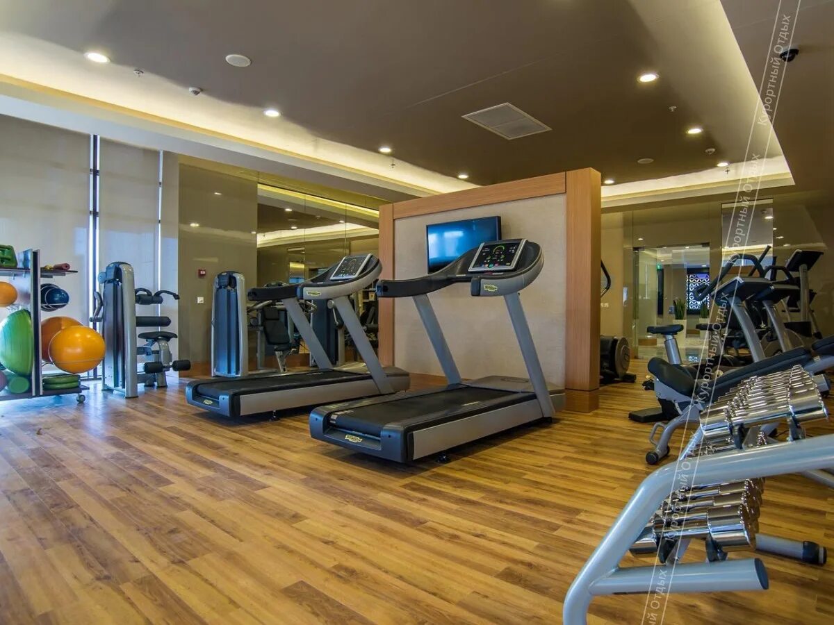 Тренажерный зал в сочи. Отель radisson collection paradise resort &amp; spa. рэдиссон парадиз сочи. рэдиссон блю сочи спортзал. radisson blu адлер спортзал.