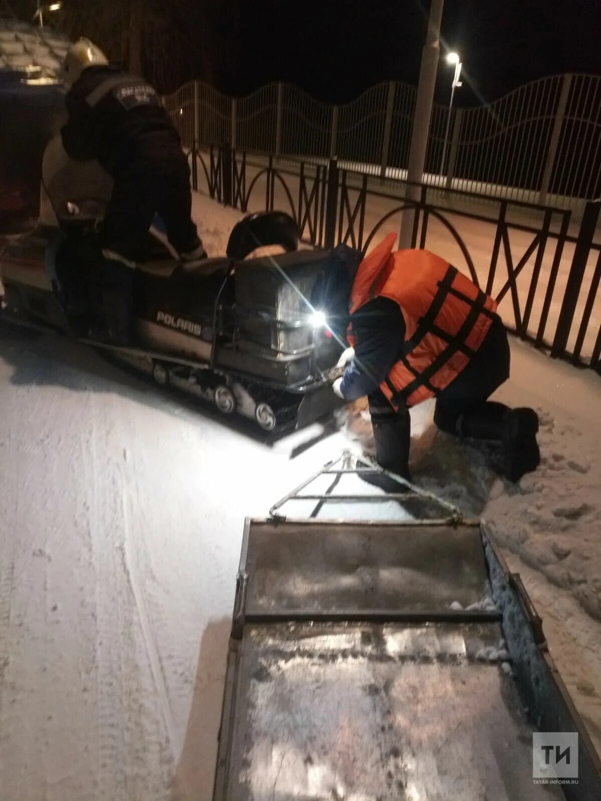 Новости на каме. Новости на каме. Рыбалка на каме в удмуртии. Река кама люди купаются. Катер идет.