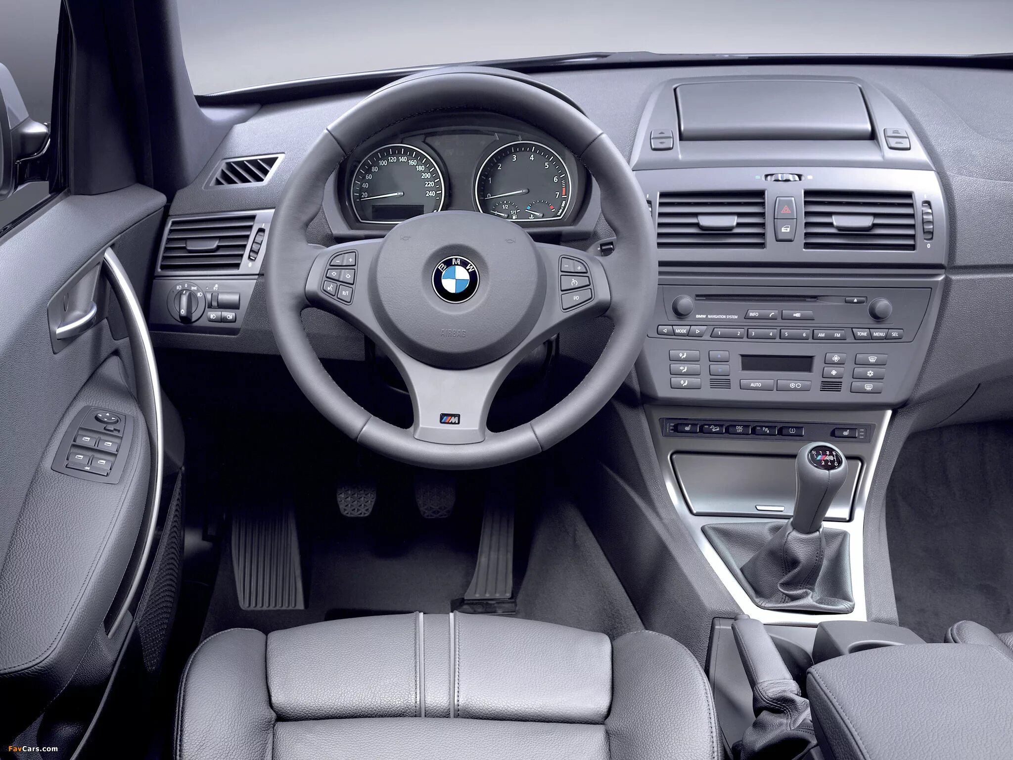 Бмв х3 2009. BMW x3 e83 Interior. BMW x3 e83 салон. BMW x3 2009 салон. BMW x3 e83 Sport.