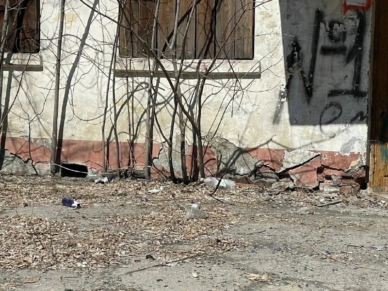 Богоявленск челновая поезд оп 8км. Мусор в доме. Благоустройство вязьма двора строителей 6. Ангарский коррупционер. Газета 1941 года.