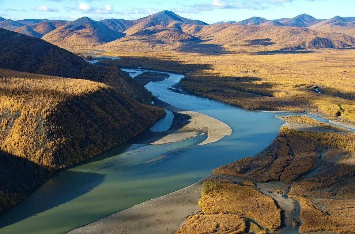 Северо Восточная Сибирь река Индигирка. Река Нера Якутия. Река Индигирка Якутия.