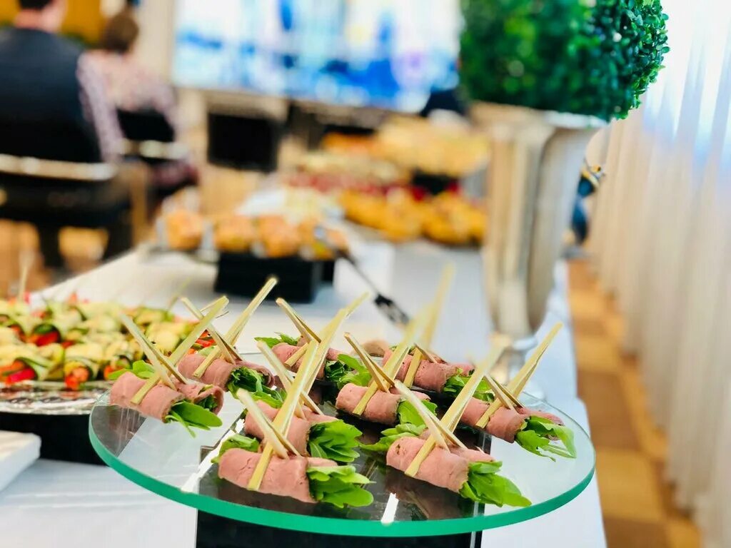 Кейтеринг москва event услуги. Мустанг кейтеринг. Мускат кейтеринг. Muscat Catering, Москва, улица Талалихина. Франсуа Ватель кейтеринг пикник.