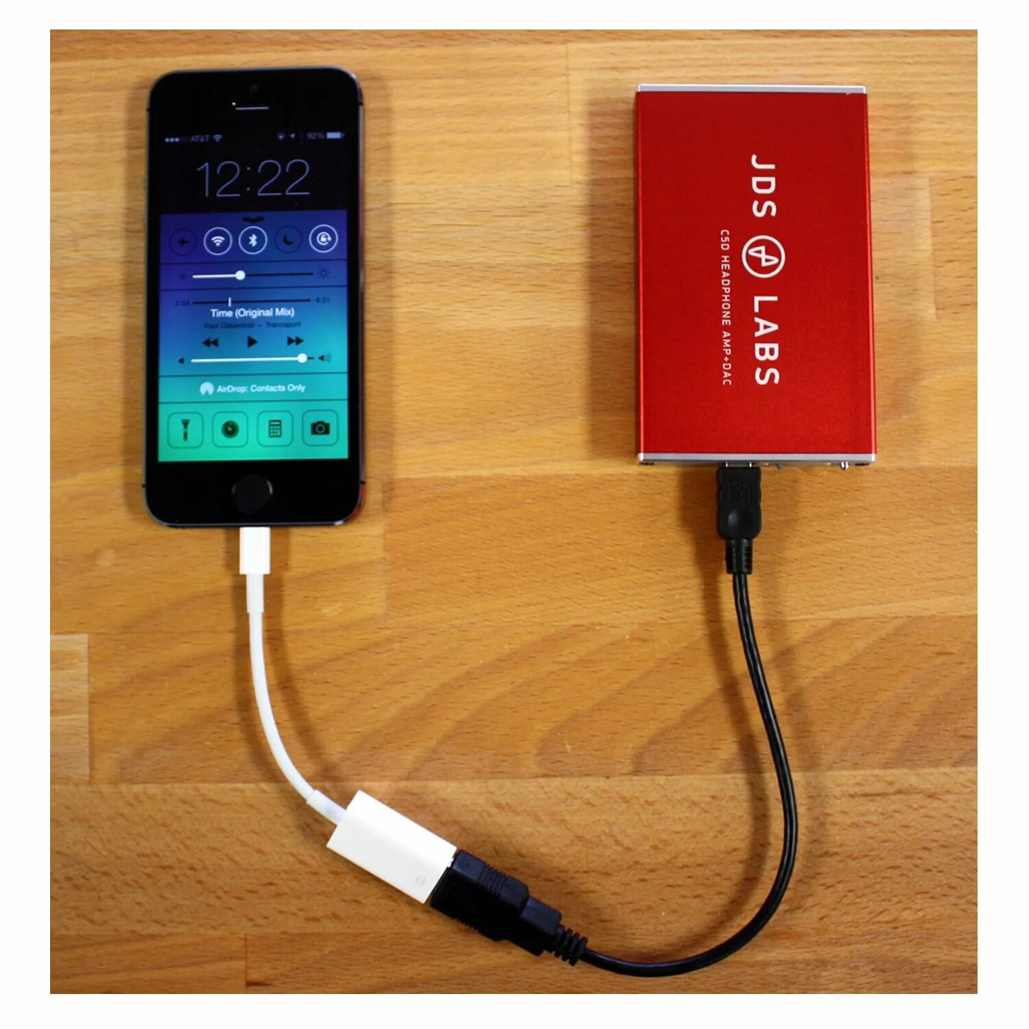 Подключение iphone через usb. Цап для iphone lightning. цап для айфона. внешний цап для iphone. mini cable dac для телефона синего цвета.