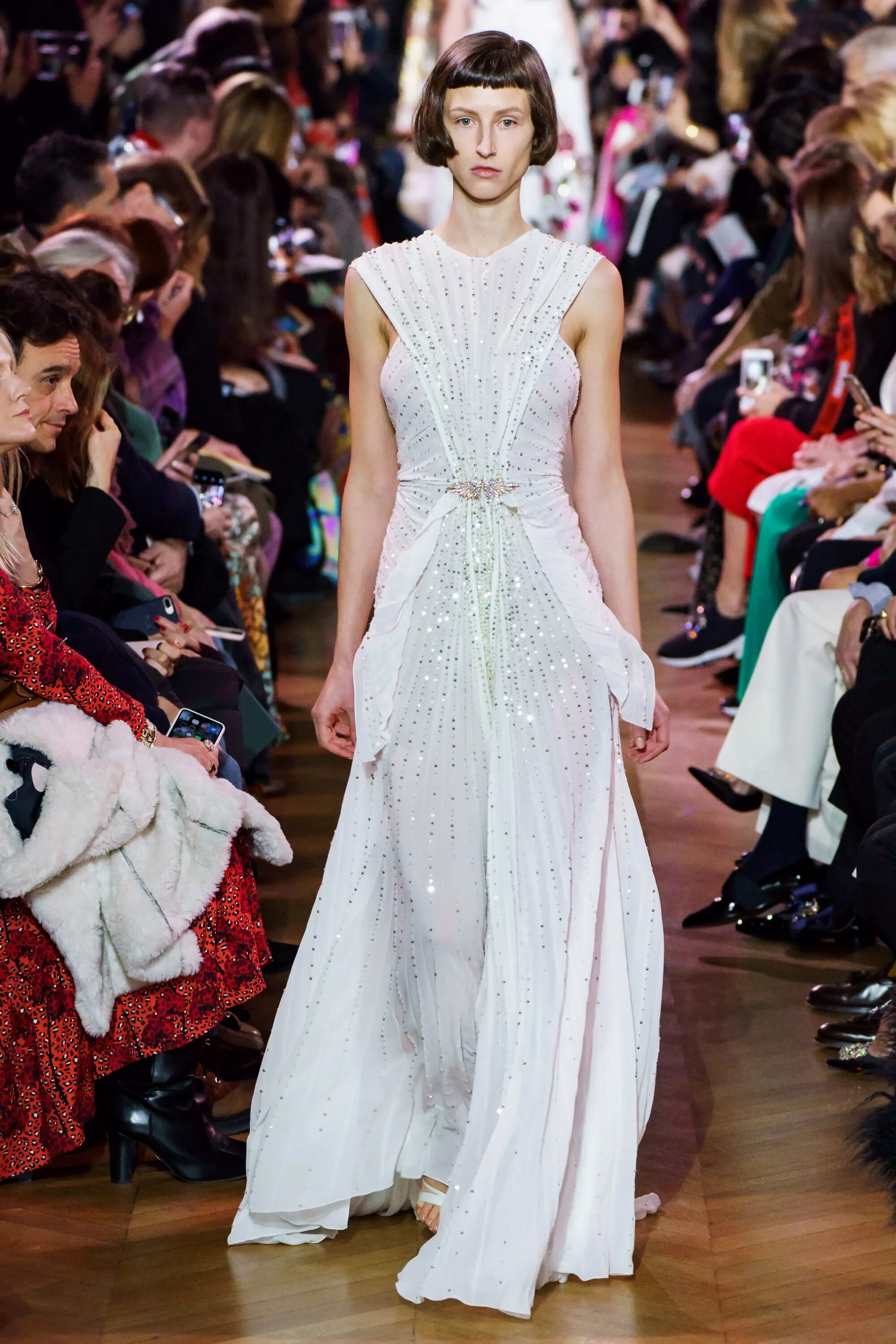 высокая мода. показ мод schiaparelli haute couture. янина вечерние платья кутюр. Elie saab 2019. Haute couture юдашкина.