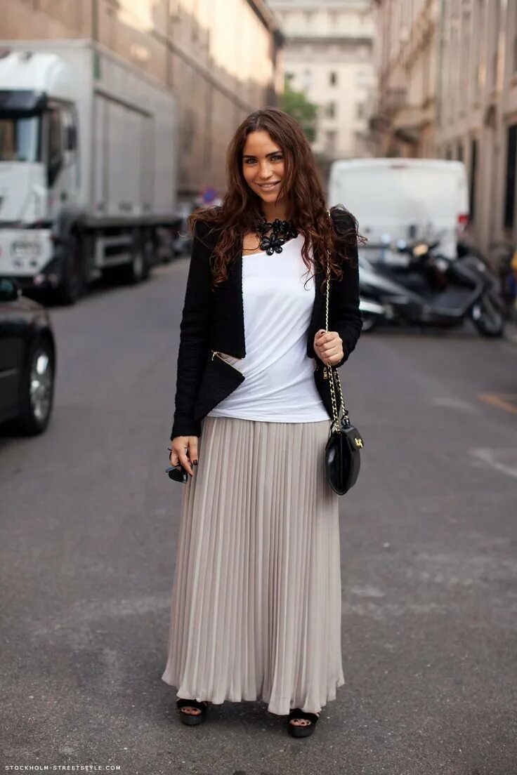 юбка плиссе макси 2022. с чем носить длинную юбку плиссе. юбка плиссе 2020 остин. юбка плиссе макси 2022. юбки плиссе.