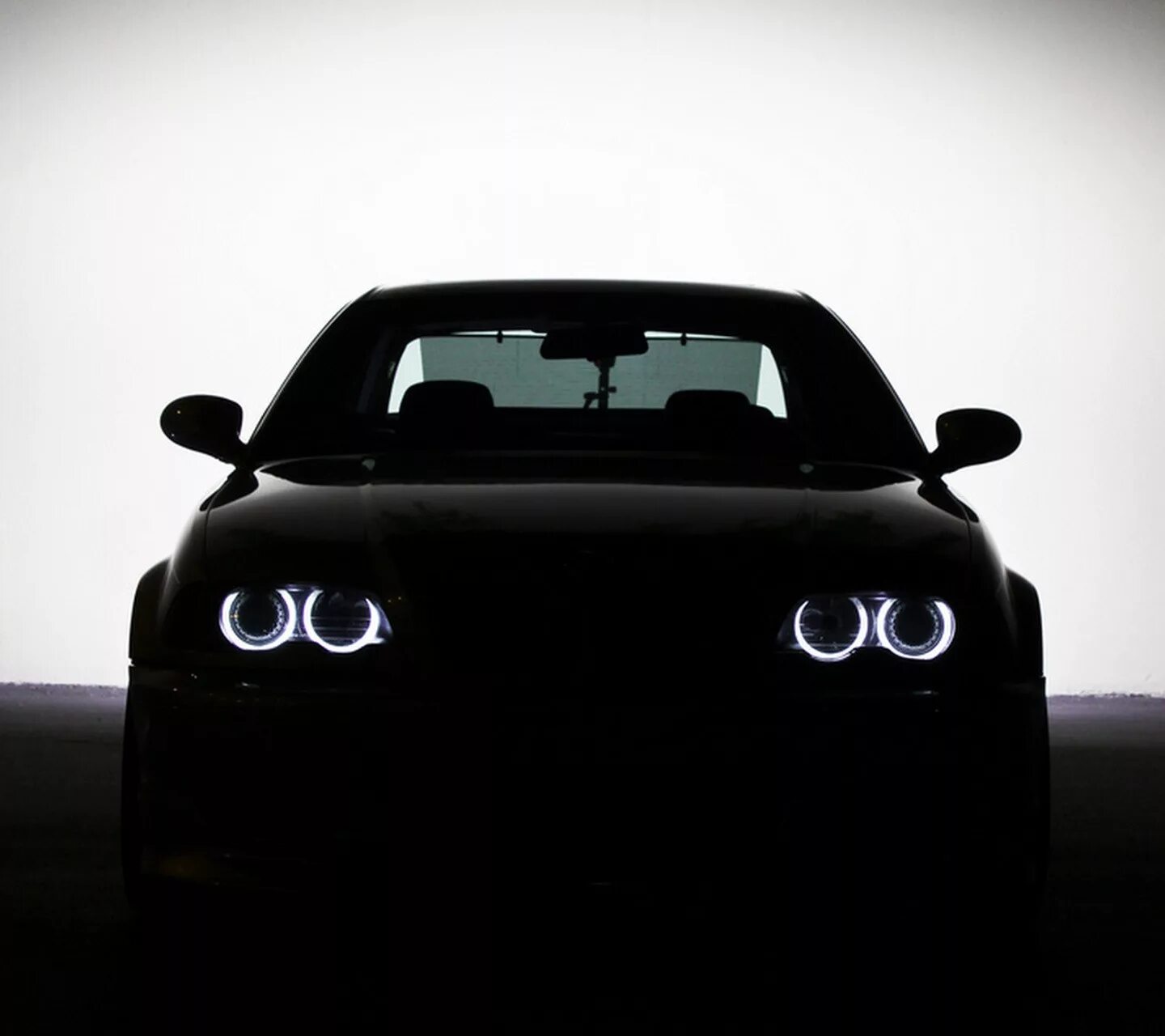 БМВ м5 е39 в темноте. BMW e46 Angel Eyes. BMW e46 Black. BMW m3 e46 ангельские глазки.