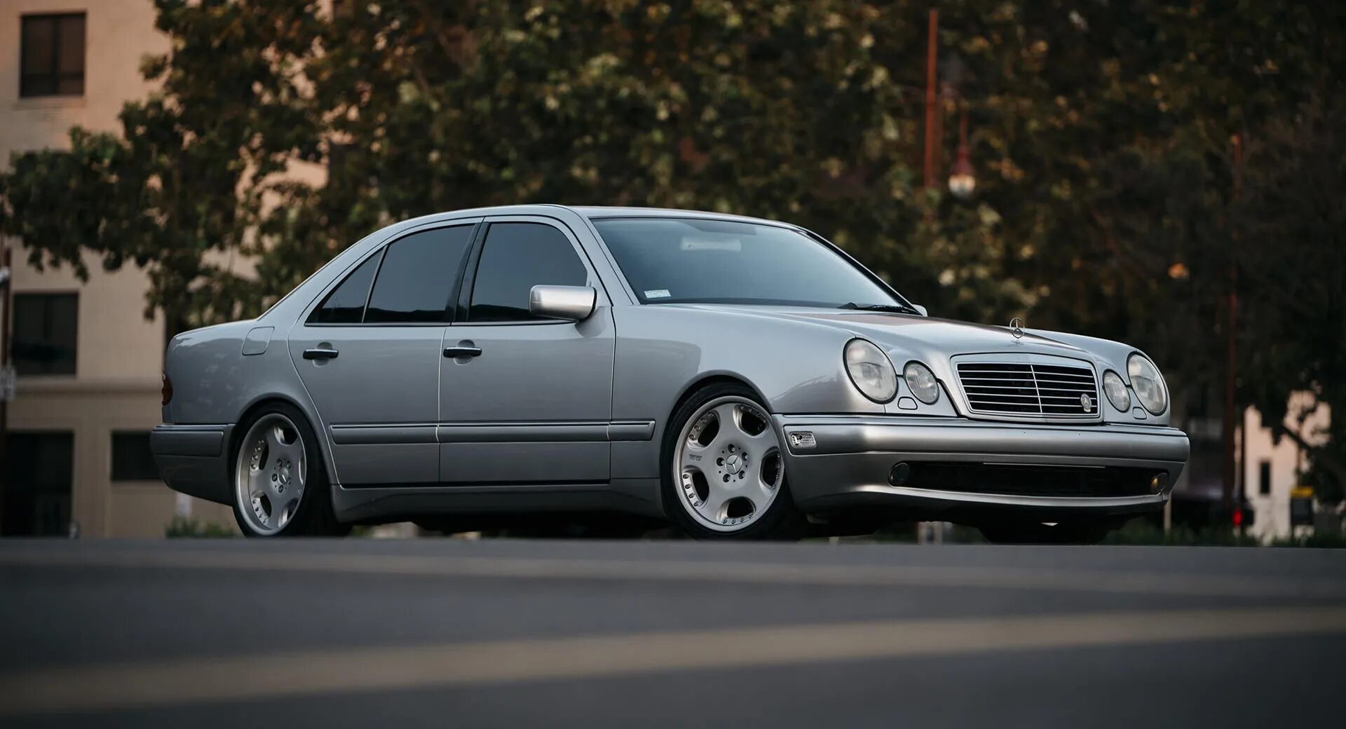 Мерседес w210 e55 amg. Mercedes e55 amg 2000. Мерседес е 55 amg. Mercedes e55 w210. Мерседес е55 амг 210.