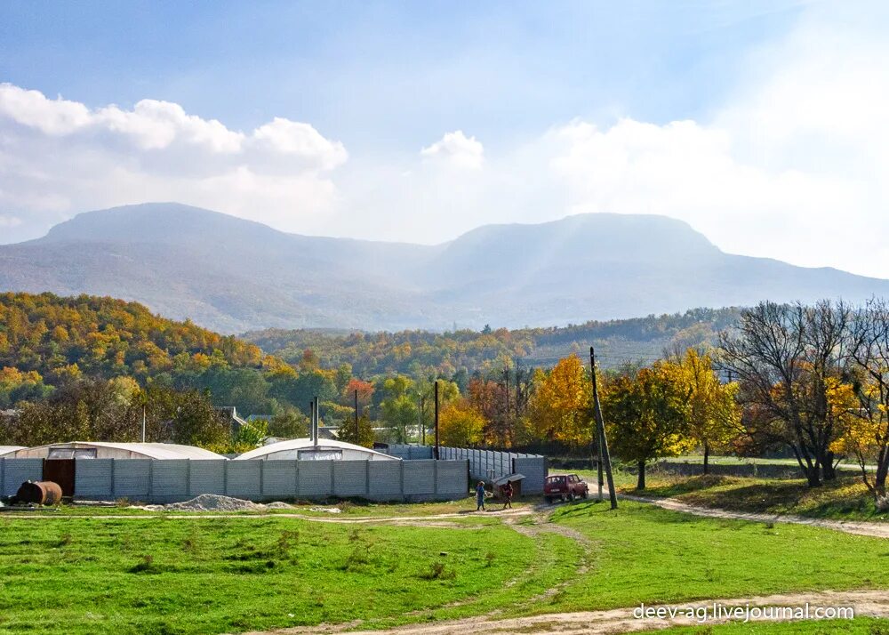 Село Многоречье Бахчисарайский район. Многоречье Крым. Отель Горец Многоречье. BERGHOFF Крым Многоречье.