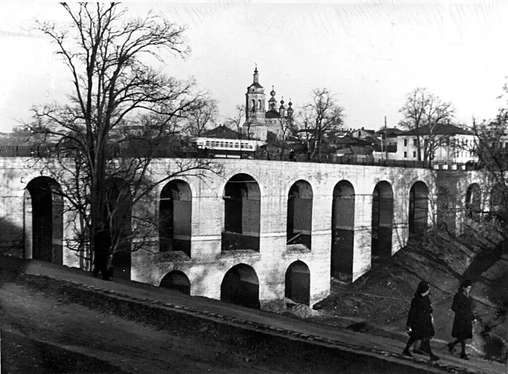 Каменный мост история. Березуйский овраг Калуга. Калуга каменный мост 19 век. Каменный мост через Березуевский овраг. Каменный мост через Березуевский овраг в Калуге.