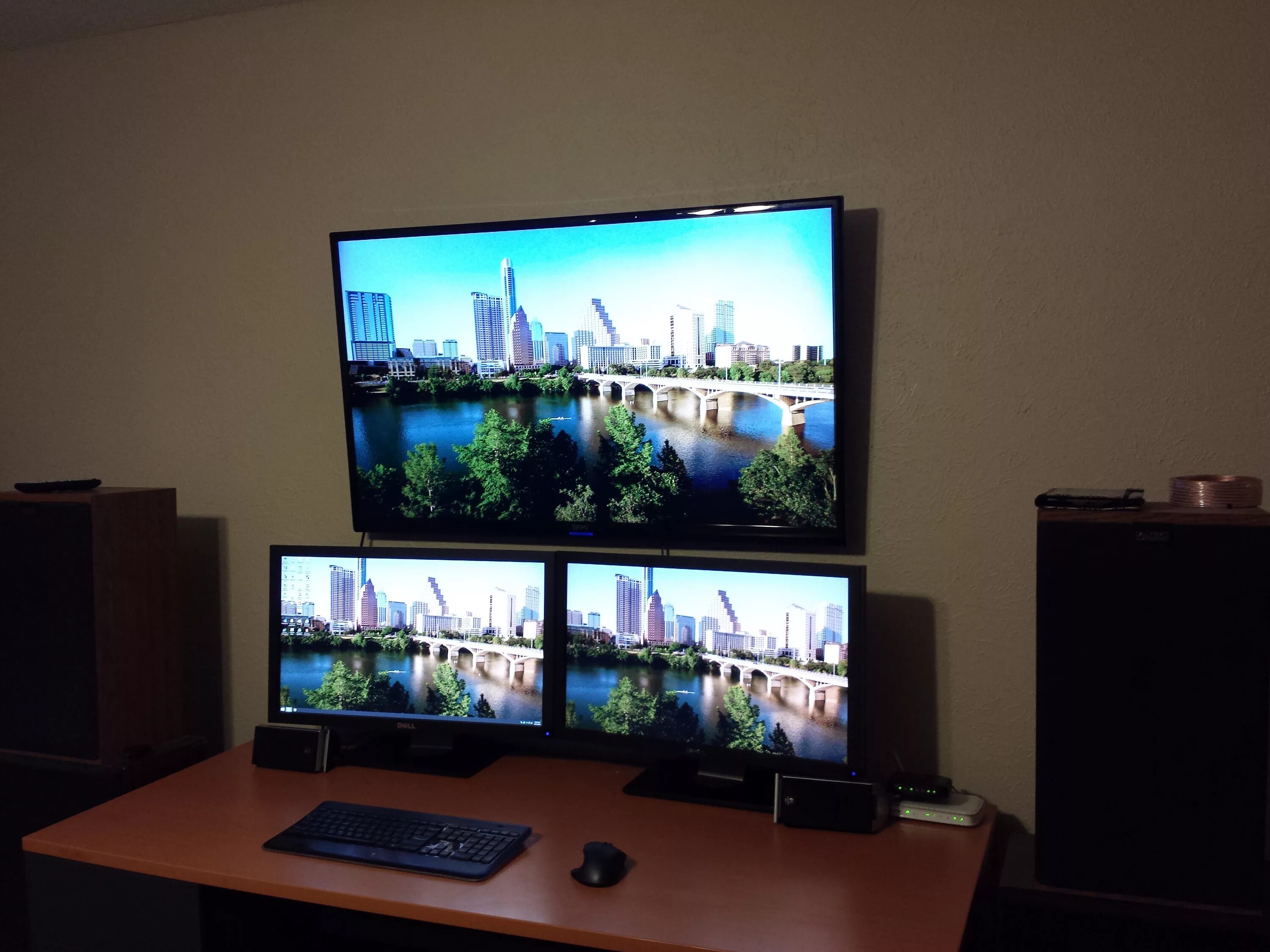 70npf4hx003k три монитора. Сетап 4 монитора. Монитор и смартфон. Планшет второй монитор. Планшет второй монитор.