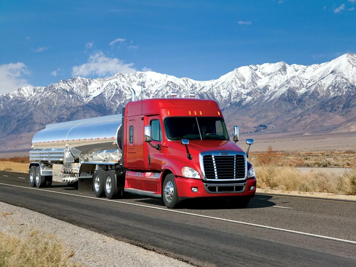 Про грузовой автомобиль. Грузовик трак Фредлайнер. Трак freightliner Cascadia. Американские траки Фредлайнер. Sterling lt9600 грузовик.