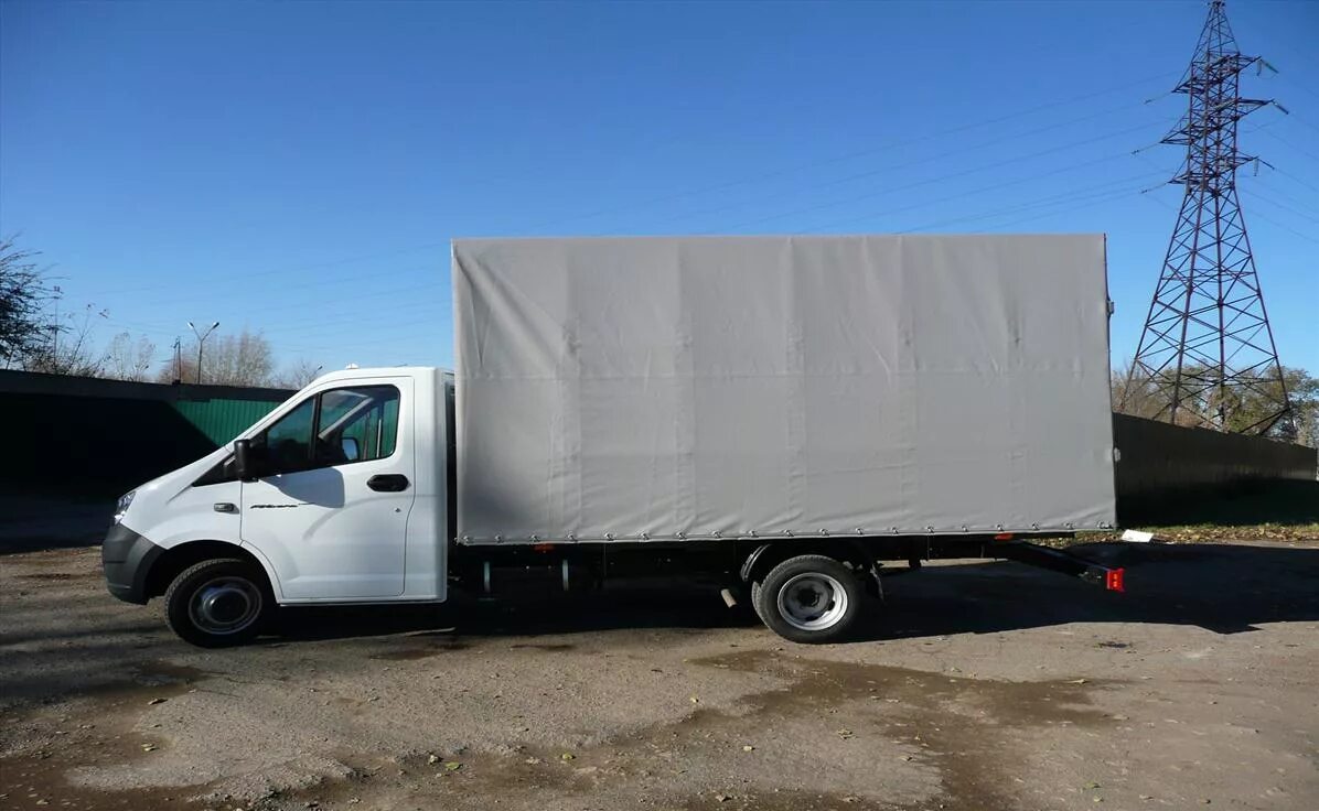 Газель 4х2 метра. Груженая газель. Грузовая машина для перевозки вещей. Переезд недорого газель. Грузовик для перевозки мебели.