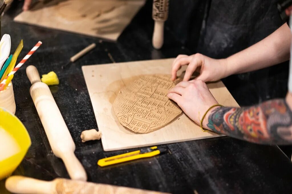 Петербург гончарные мастер классы. Гончарная мастерская безбородова. Гончарная мастерская оренбург. Гончарная мастерская 1 москва. Петербург гончарные мастер классы.