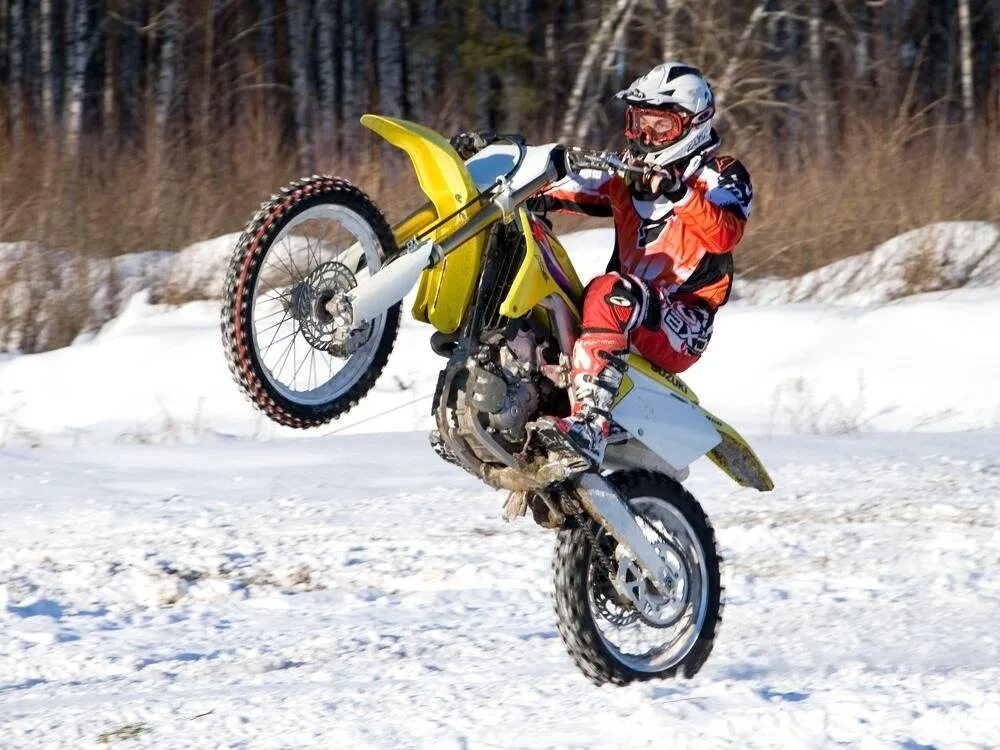 мотоцикл эндуро зимой. мотоцикл эндуро зимой. кроссовый мотоцикл 250 зима соревнования. кроссовый мотоцикл зимой. мотоцикл эндуро зимой.