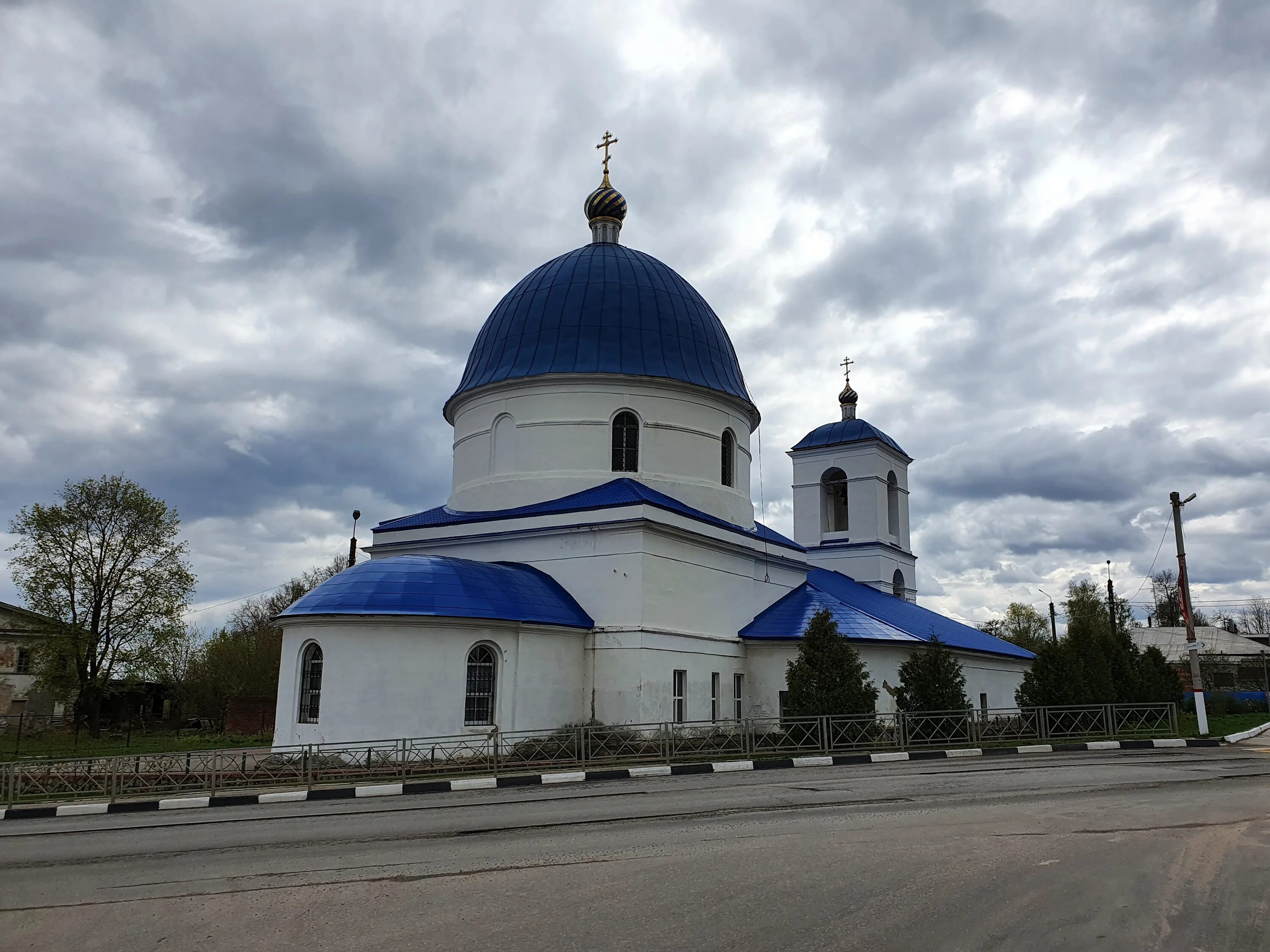 Погода кондрово на 10 дней калужской области. Кондрово Церковь Спаса Нерукотворного. Церковь Спаса Нерукотворного образа в Кондрово, Кондрово. Кондрово ул. Комсомольская. Кондрово Дзержинский район.