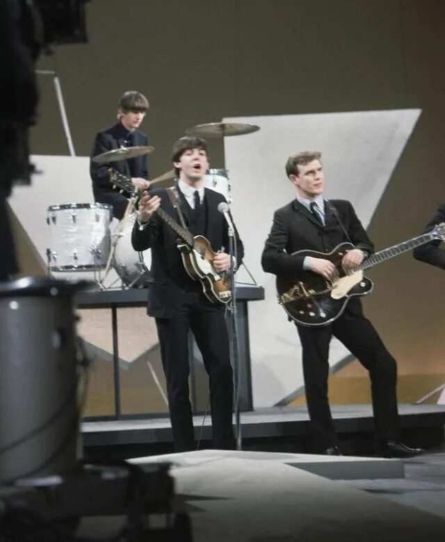 Эд Салливан и Битлз. The Beatles на шоу Эда Салливана. Beatles ed Sullivan show 1964. The Beatles на шоу 1964. Ed show