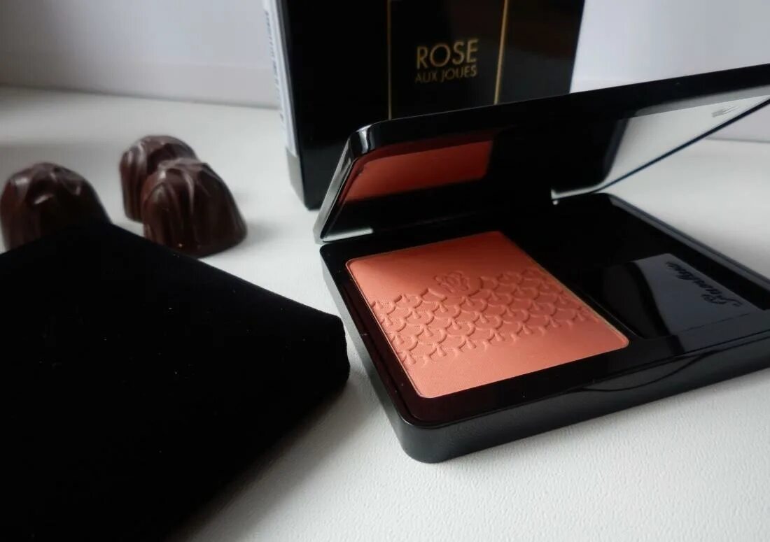 Guerlain peach mirage. Румяна герлен. guerlain румяна rose aux joues. guerlain bloom of rose fall 2015 rose aux joues. guerlain румяна 06.