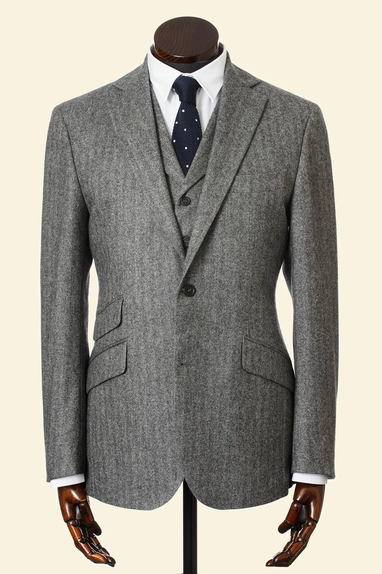 Костюм тройка шерсть. Пиджак серый herringbone tweed. belfort твидовый пиджак. твидовый костюм тройка мужской серый. твидовый костюм мужской тройка.