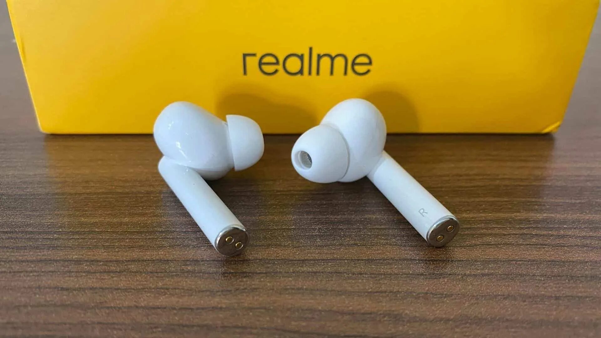 Realme buds air сравнение. Беспроводные наушники Realme Buds Air. Беспроводные наушники Realme Buds Air 3. Наушники Realme Buds Pro. Гарнитура вакуумная Bluetooth Realme Buds Air Pro TWS White.